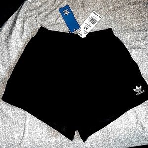 Adidas running shorts XS NWT 🖤